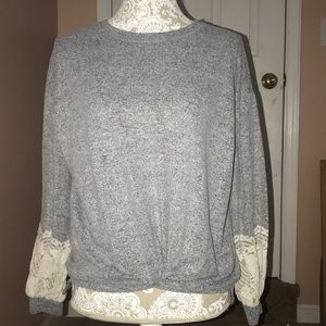 Woman’s sweater size XS